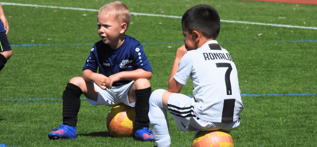 8 Invitations Stade de foot pour l'anniversaire de votre enfant